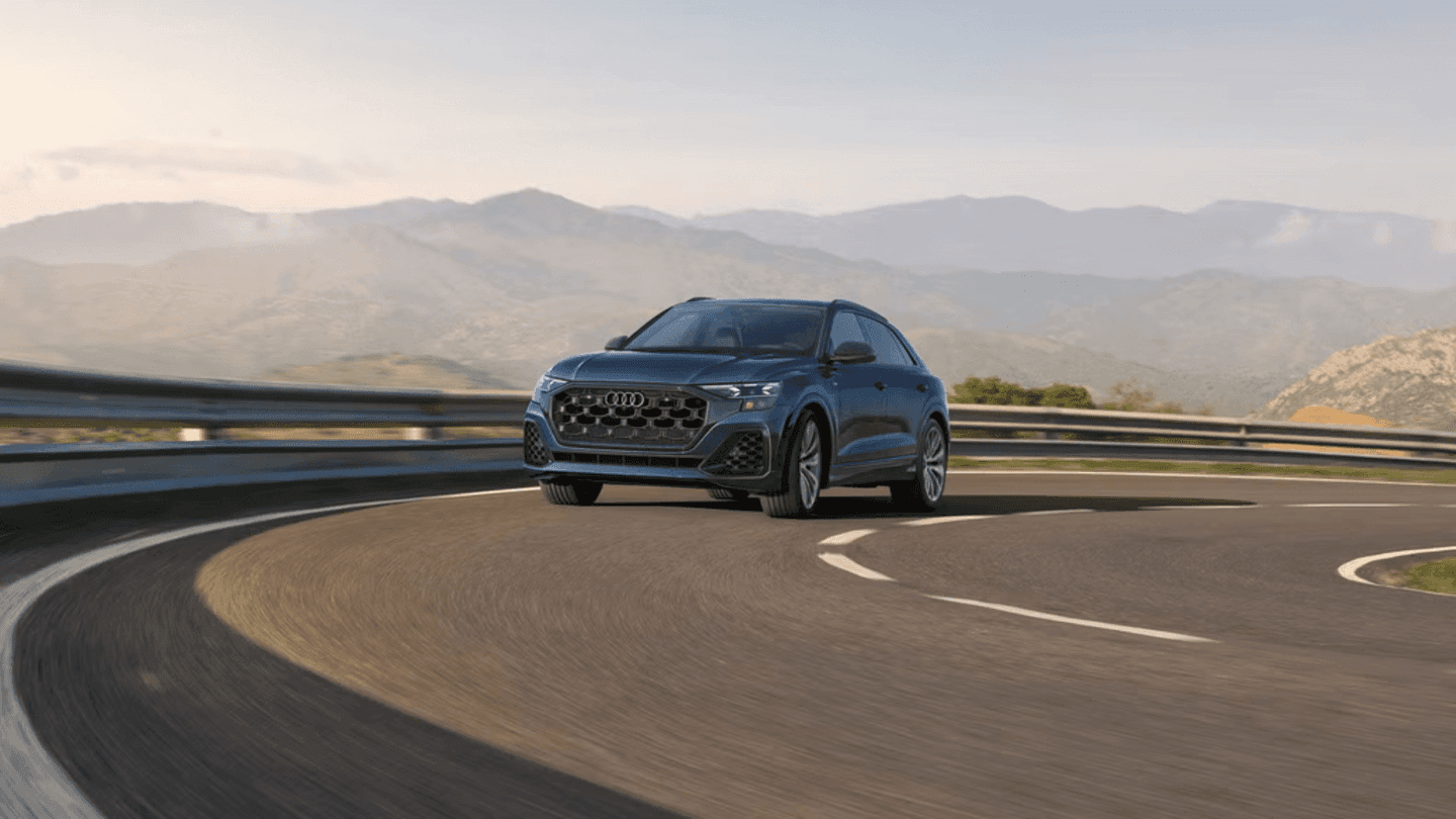 Audi Q8 PERFORMANCE BLACK - imagem 3