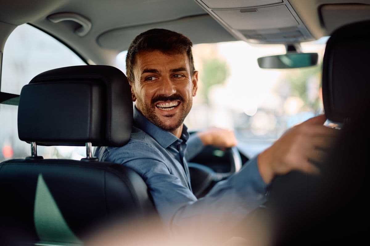 Carro zero km vale a pena para motorista de aplicativo?