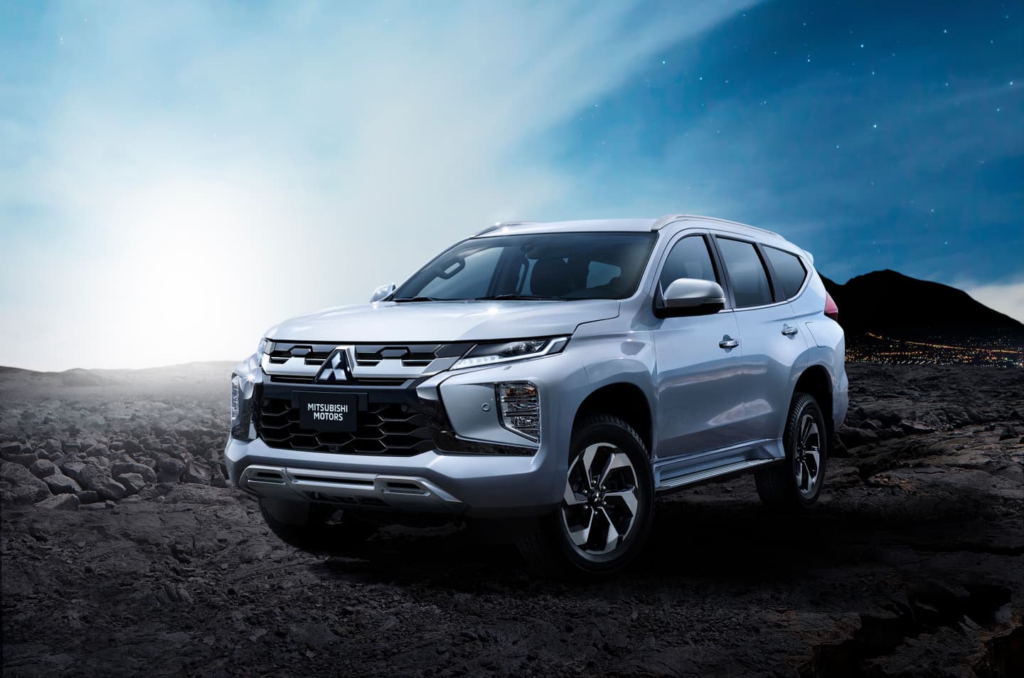 MITSUBISHI PAJERO SPORT LEGEND 