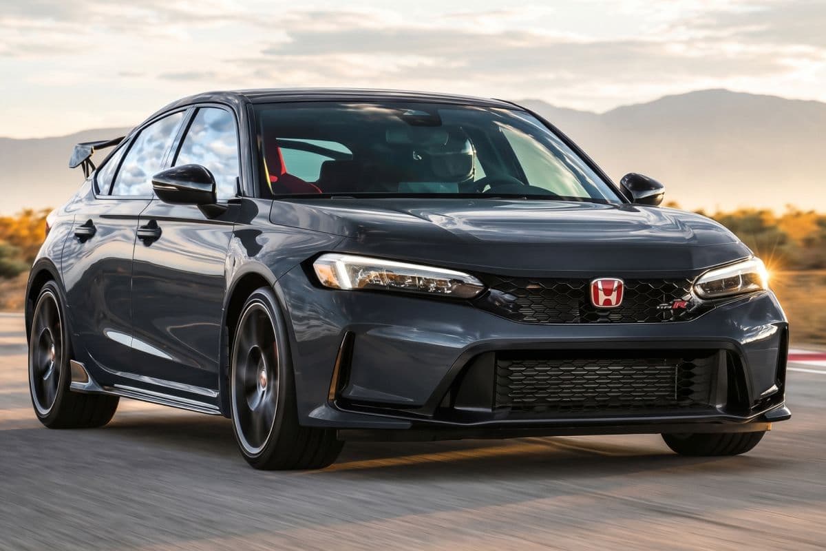 Civic Type R 2027 ganha nova dianteira, ajuste no +R e banco aquecido