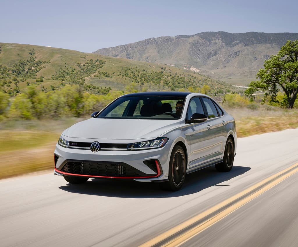 Jetta GLI 2025: sedã esportivo da Volkswagen