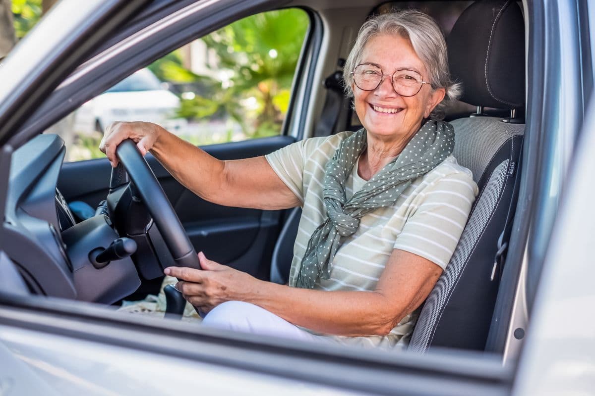 Carros para idosos: confira 5 excelentes opções para a melhor idade