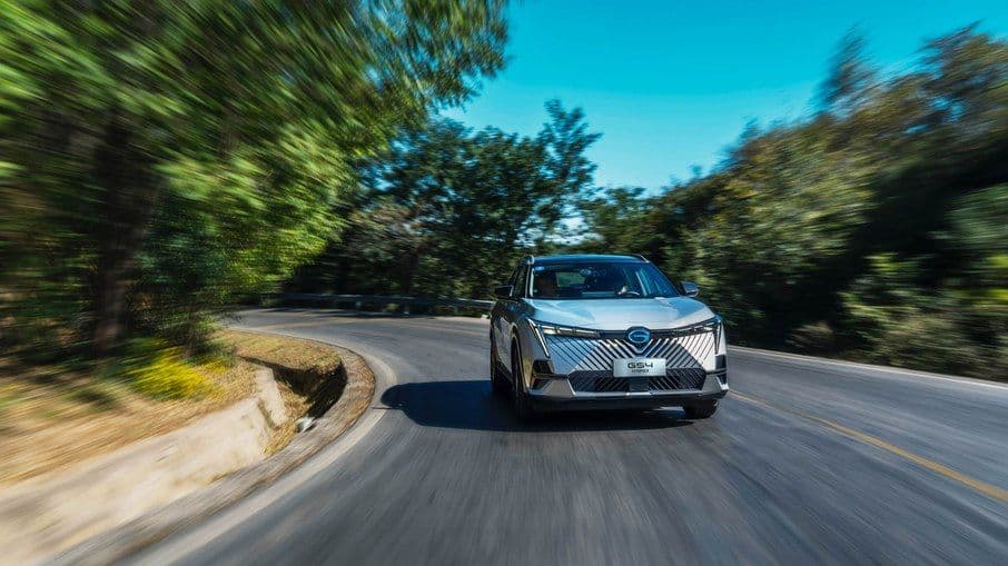 GAC GS4 ou Corolla Cross Hybrid: qual SUV híbrido vale mais a pena comprar hoje?