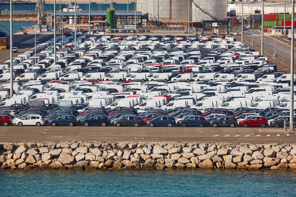 Guerra no Irã já pressiona petróleo e acende alerta para preço dos carros no Brasil
