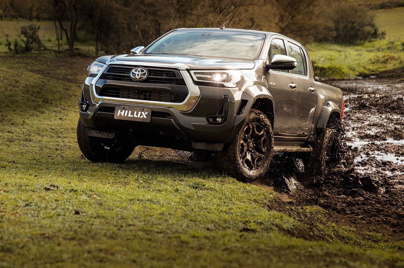 TOYOTA HILUX SRX 2.8  