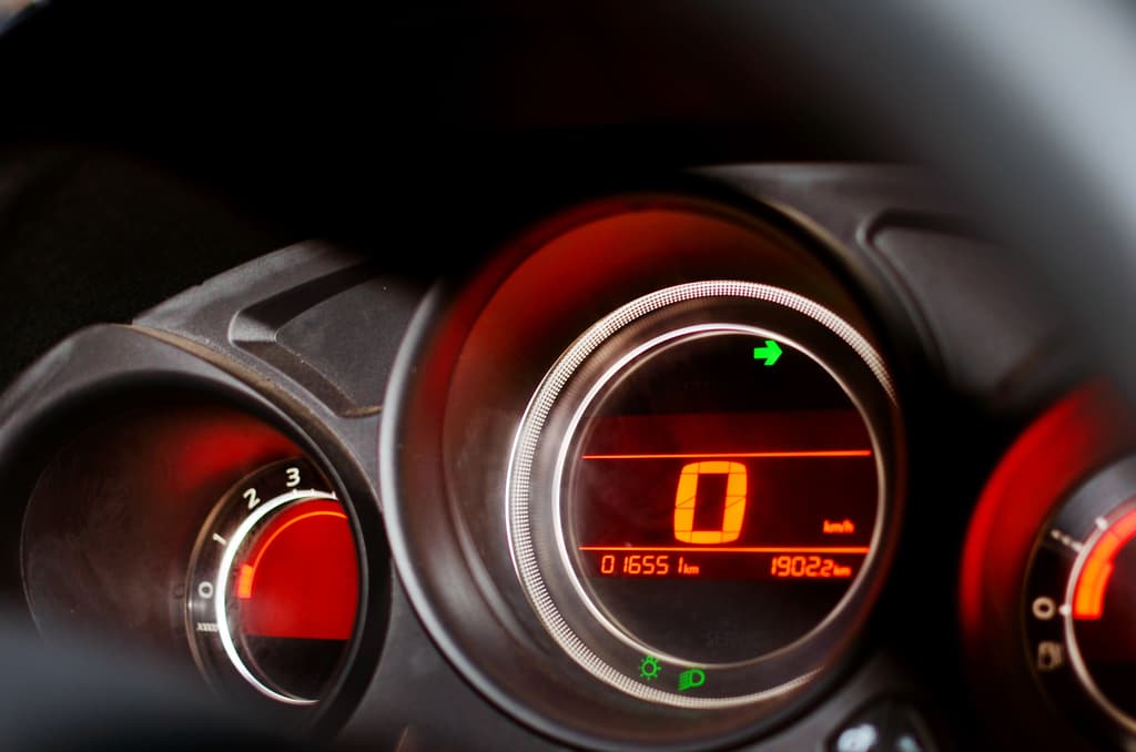 Emplacamentos de veículos zero km disparam com Programa Carro Sustentável