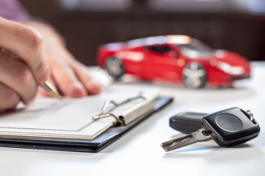 Carro zero ou seminovo: qual vale mais a pena comprar em 2025?