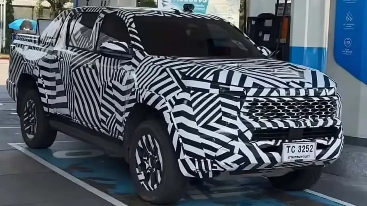 Nova Hilux é flagrada em testes: veja o que muda na picape mais vendida do Brasil