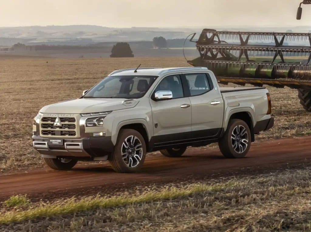 MITSUBISHI TRITON TERRA 2.4