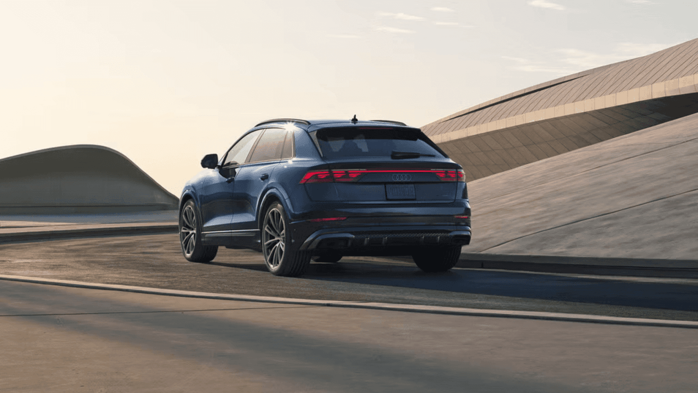 Audi Q8 PERFORMANCE BLACK - imagem 2