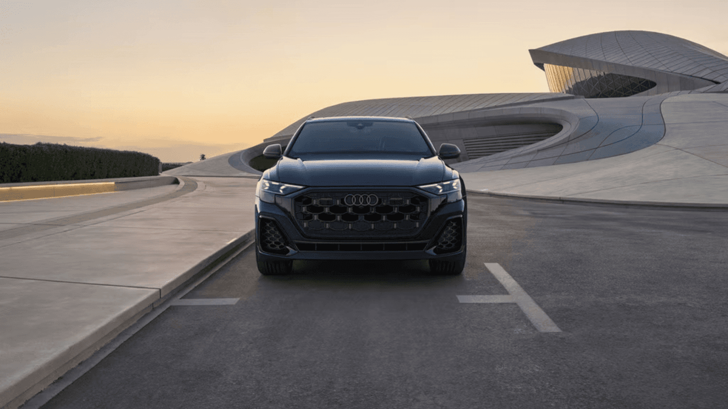 Audi Q8 PERFORMANCE BLACK - imagem 1