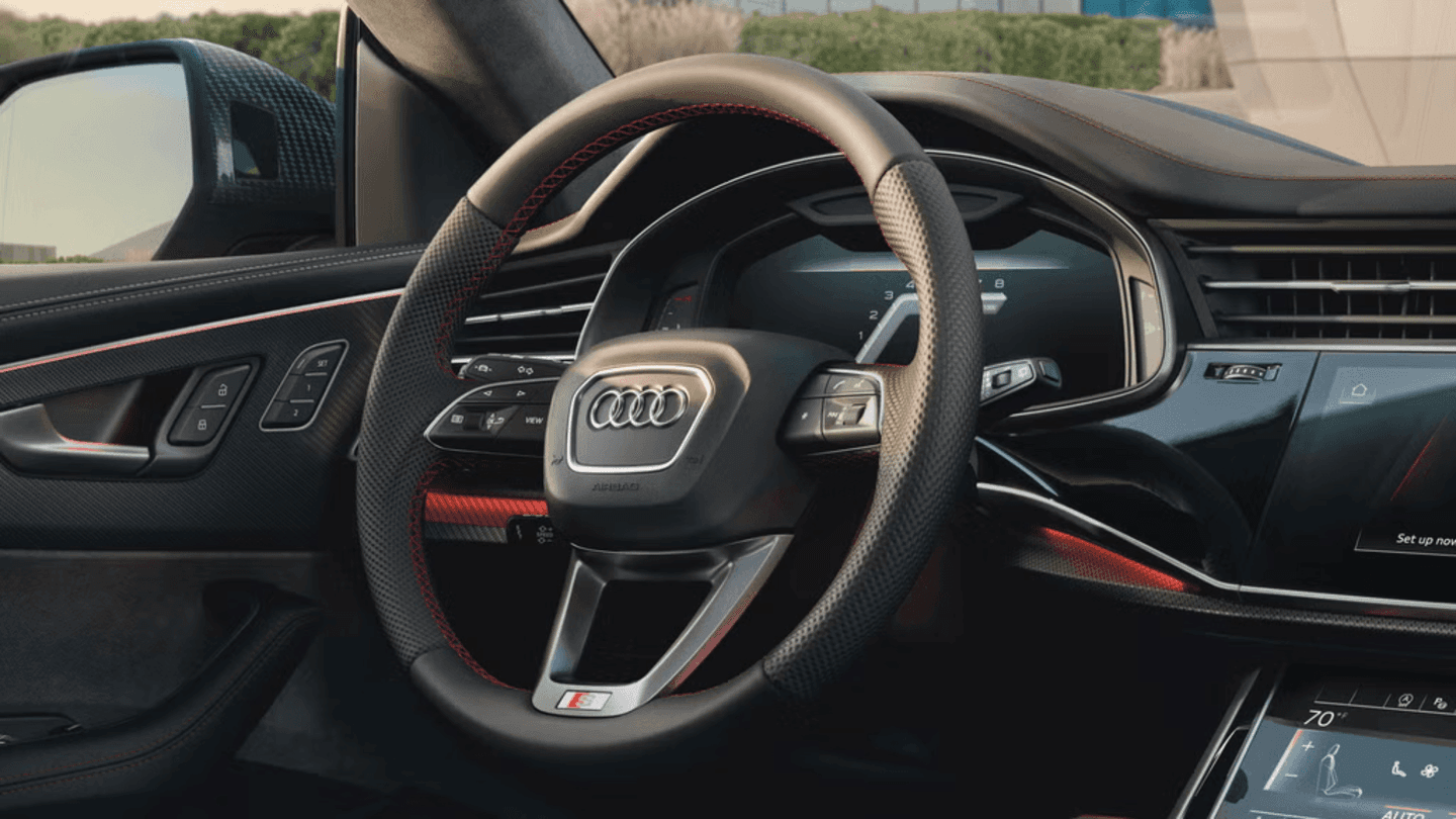Audi Q8 PERFORMANCE BLACK - imagem 4