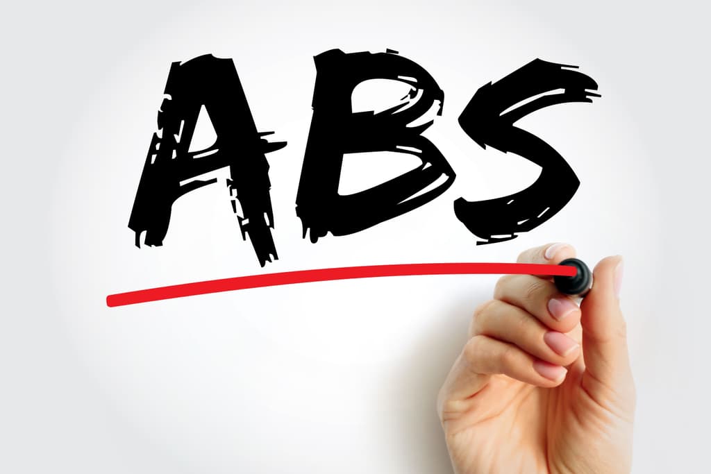 ABS, CVT, TSI e mais: o que significam as siglas mais comuns dos carros
