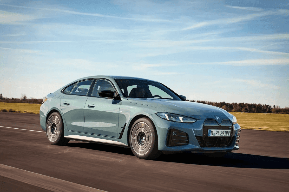 5 carros elétricos com maior autonomia em 2025: modelos que percorrem mais de 400 km por carga, segundo o PBEV