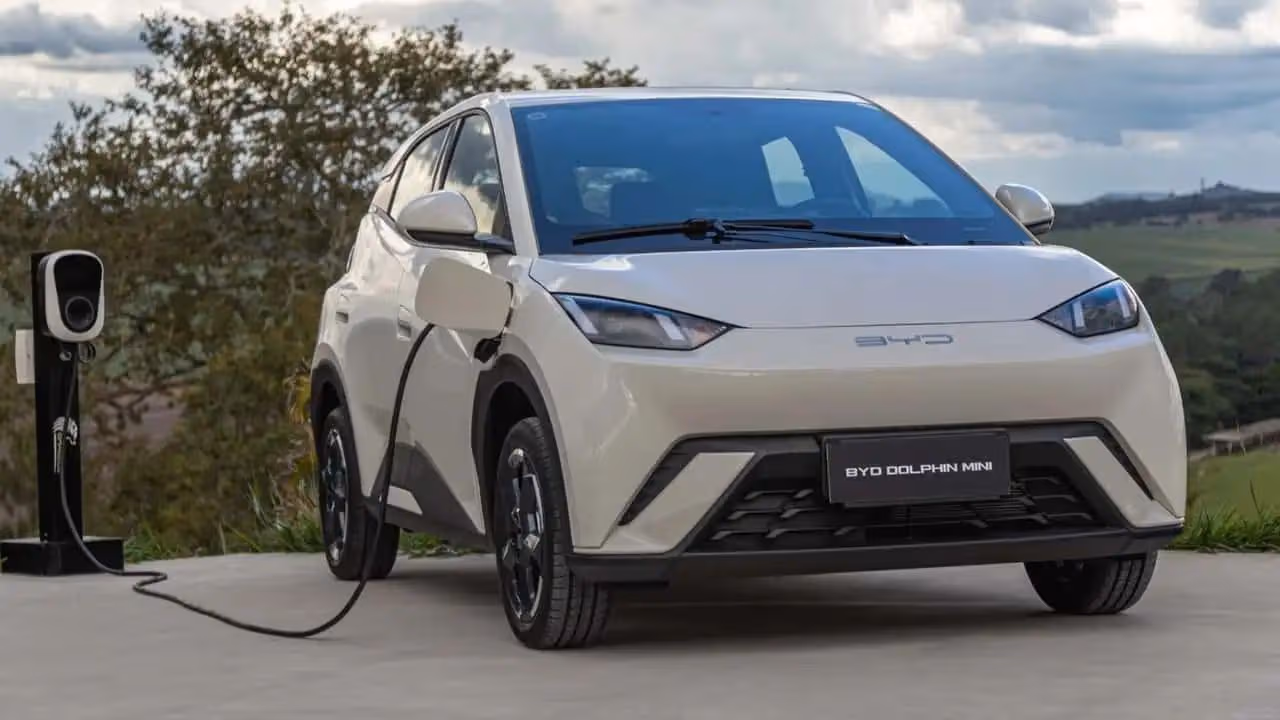 Carros mais vendidos em setembro de 2026: Dolphin Mini chega ao pódio e Fiat amplia liderança