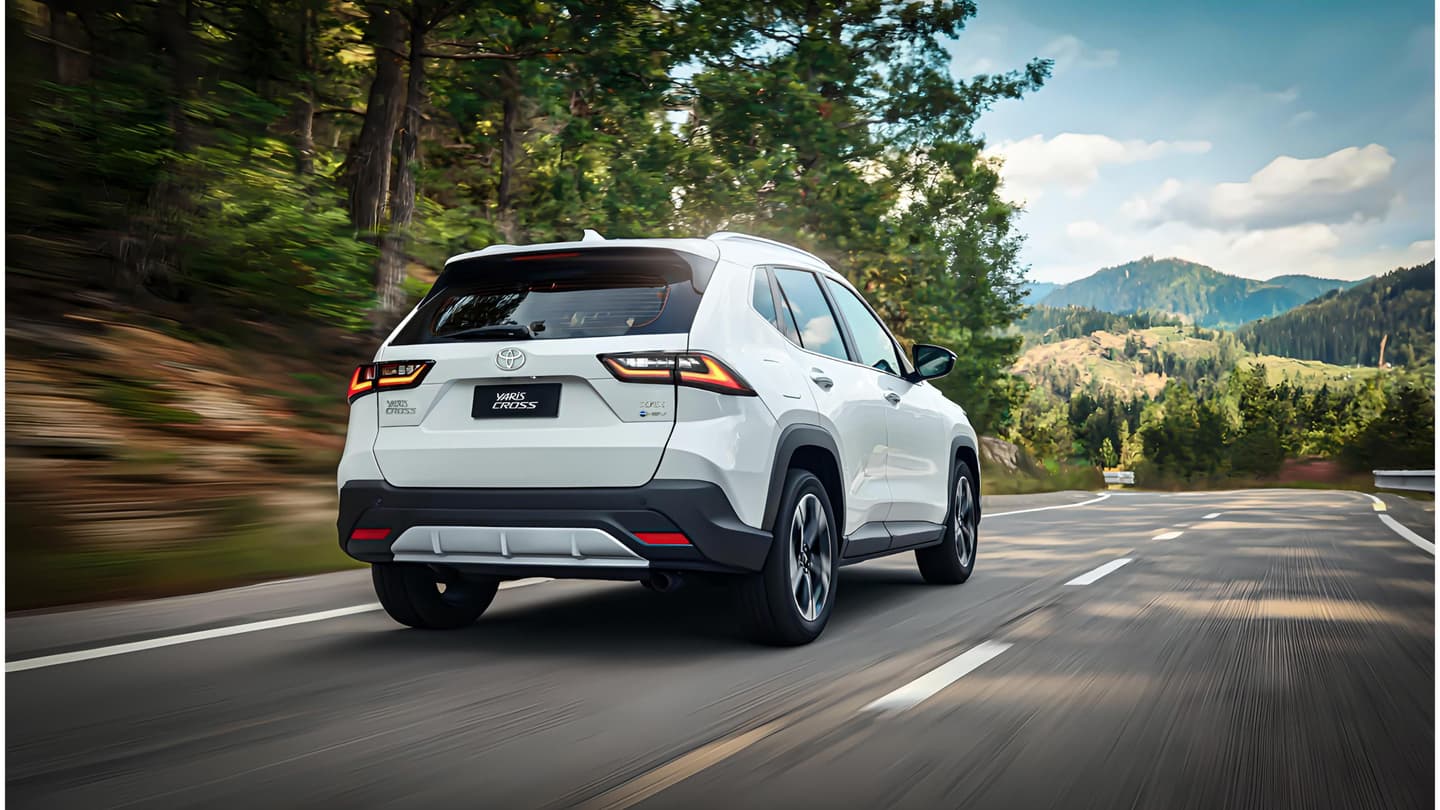 Novo Toyota Yaris Cross chega ao Brasil com híbrido-flex e cabine superior aos concorrentes